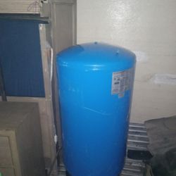 80 Gallon Water Pressure Tank