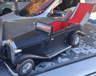Vintage Classic Car Diecast Model