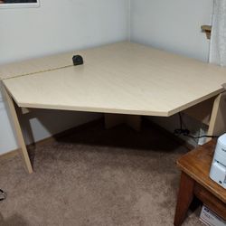 Really Nice Corner Desk/Office Desk