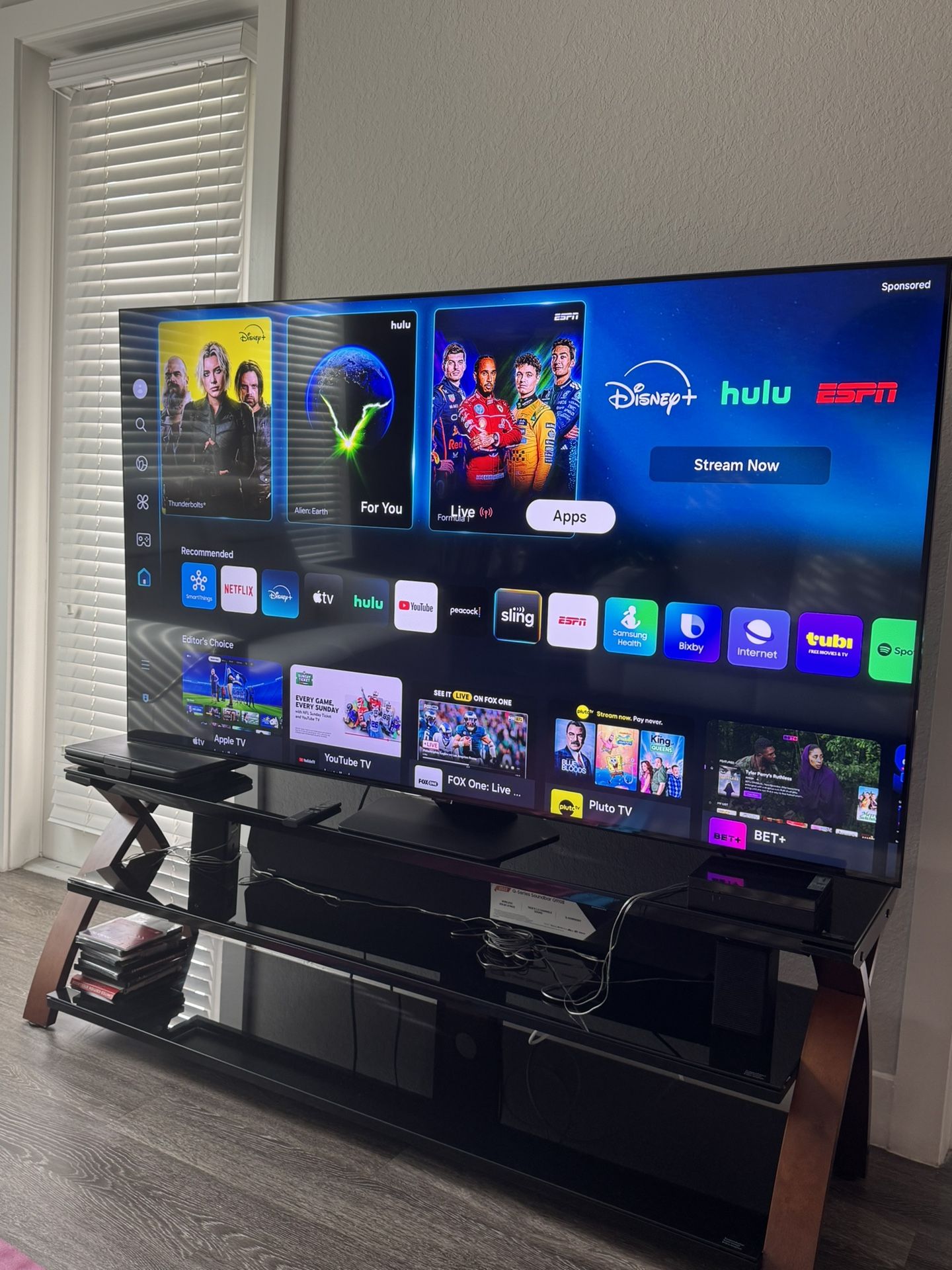 Samsung 75” Smart TV W/ Original Remote and TV Stand