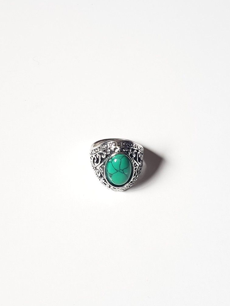 Antique Silver Stone Vintage Jewelry Ring For Men and Women Size 8.5 Used like new