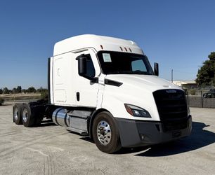 2020 Freightliner Cascadia 116 58inch MIDROOF SLEEPER