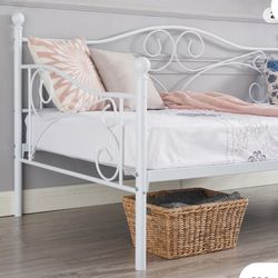 New, Daybed Frame Twin Size with Headboard Sofa Bed Heavy Duty Metal Slats Platform 