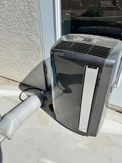 De'Longhi Portable Air Conditioner with Exhaust Hose 12500 btu