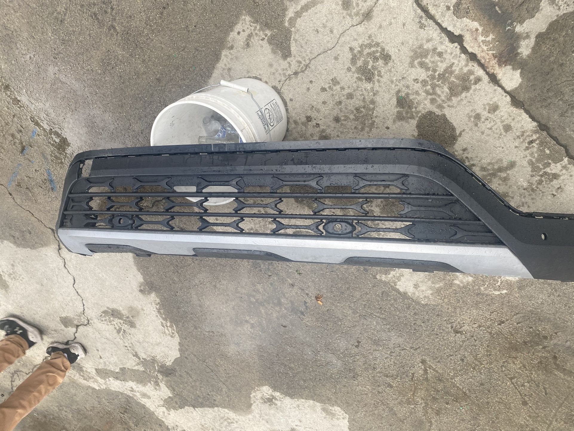 2024-2025 Volkswagen Atlas Front Lower