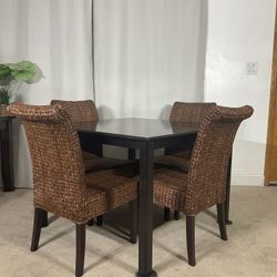 BOHO Dining Table With 4 Rattan Abaca Chairs from Pier 1 Imports / Mesa Comedor Y 4 Sillas