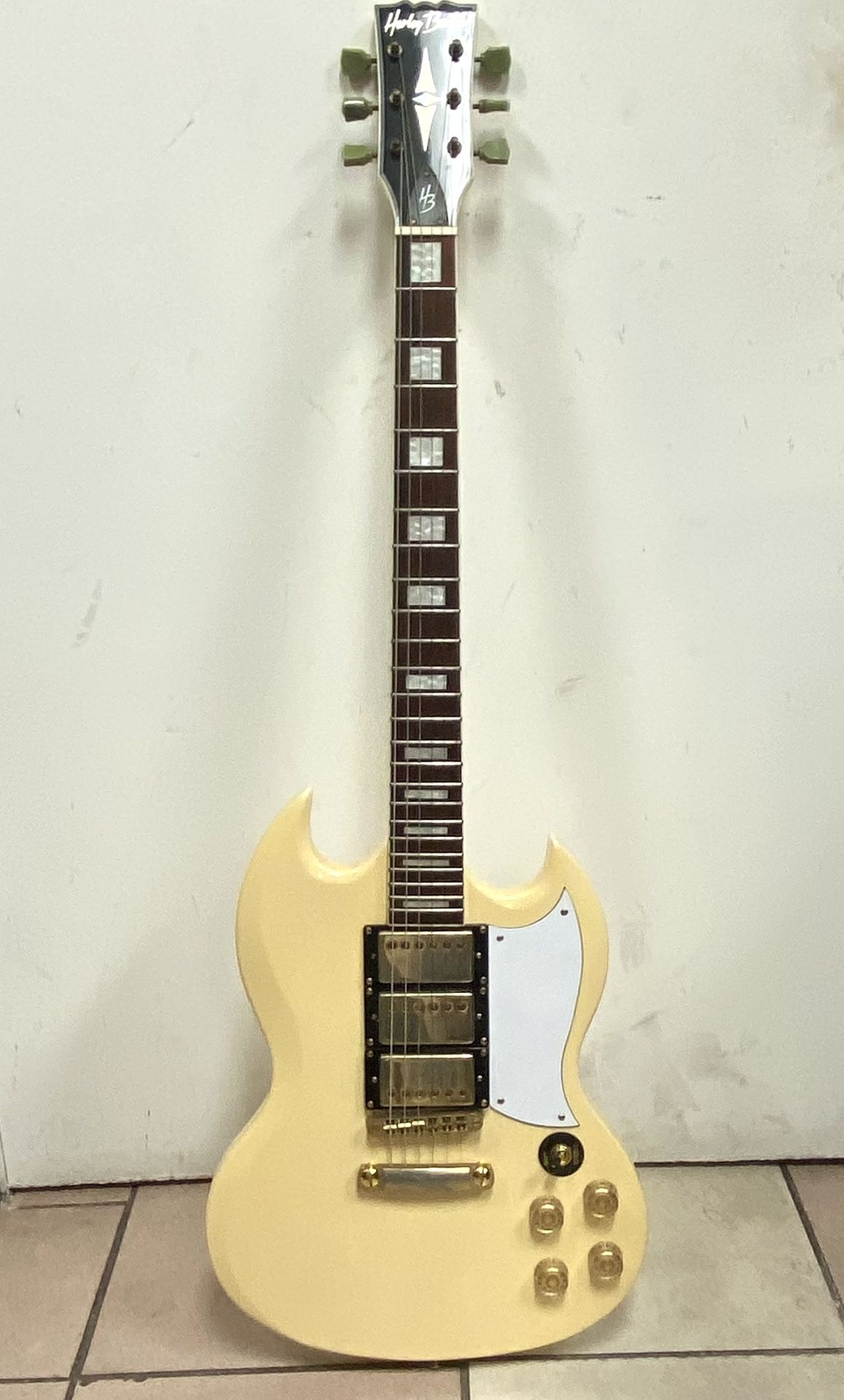 Harley Benton DC-600 VI Vintage Series Electric Guitar