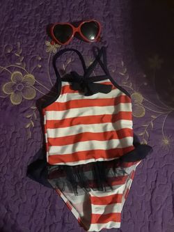 Swimsuit and heart shades