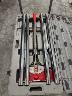 Roberts Power-Lok Carpet Stretcher Kit  Pre-owned w/ Case