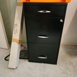 Metal filing cabinet three Drawers with key