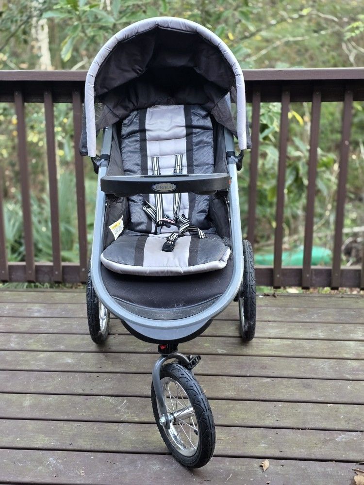 Graco Jogger Stroller in great condition!