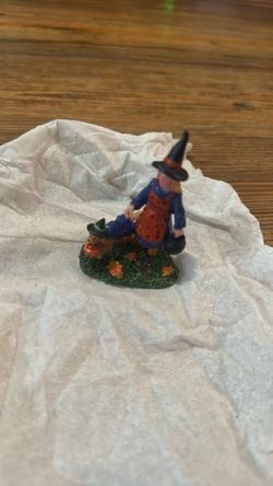 Halloween Witch Miniature Figurine