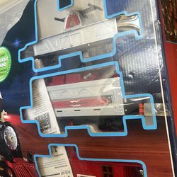 Free Christmas train and Christmas tree