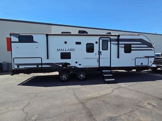 2021 heartland mallard 32ft camper!