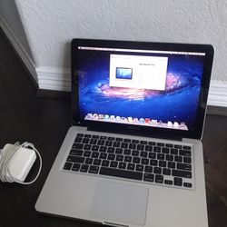 MacBook Pro 13” A1278 Intel Core i5 2.3Ghz 4GB 250HD SuperDrive WiFi USB iSight camera OSX 10.7