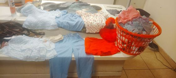 Girls 5t clothes