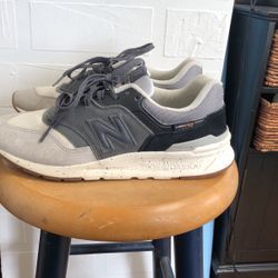 New Balances Sneakers
