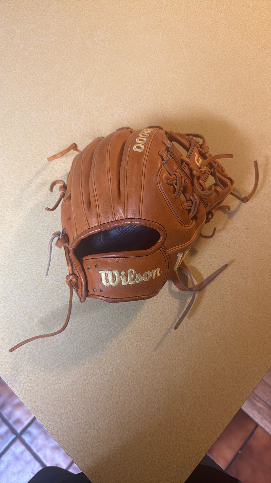Wilson A2000 11.5”