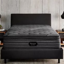 King Beautyrest Black L-Class less than 6 months old i can deliver  Wrapped in plastic ready for delivery 🚚   Retail $5,689 Your Price $975 