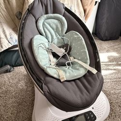 4moms Mamaroo Baby Multi-Motion Baby Swing