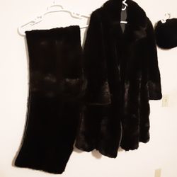 3 GORGEOUS MATCHING GARMENTS, BEAUTIFUL GENUINE MINK COAT,  MATCHING SHAWL,  AND HAT, SIZE 8