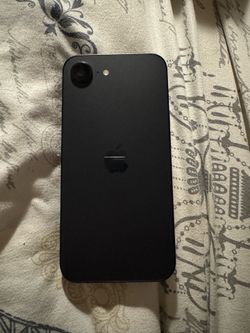 iPhone 16e