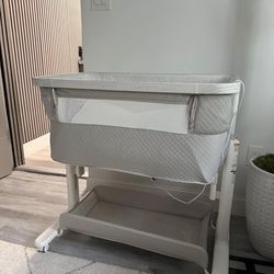 Rocking Bassinet for Baby Electric 3 Motion Automatic Bedside Sleeper Auto Rolling Newborn Cradle Rocks Itself 5 Height Adjustable with Music, Wheels,