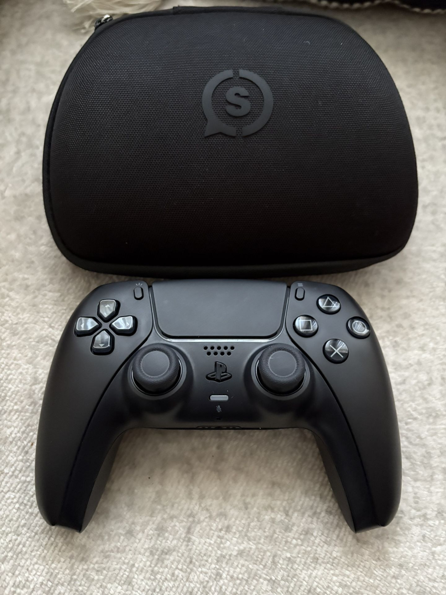 Sony PS5 DuelSense Controller w/ case