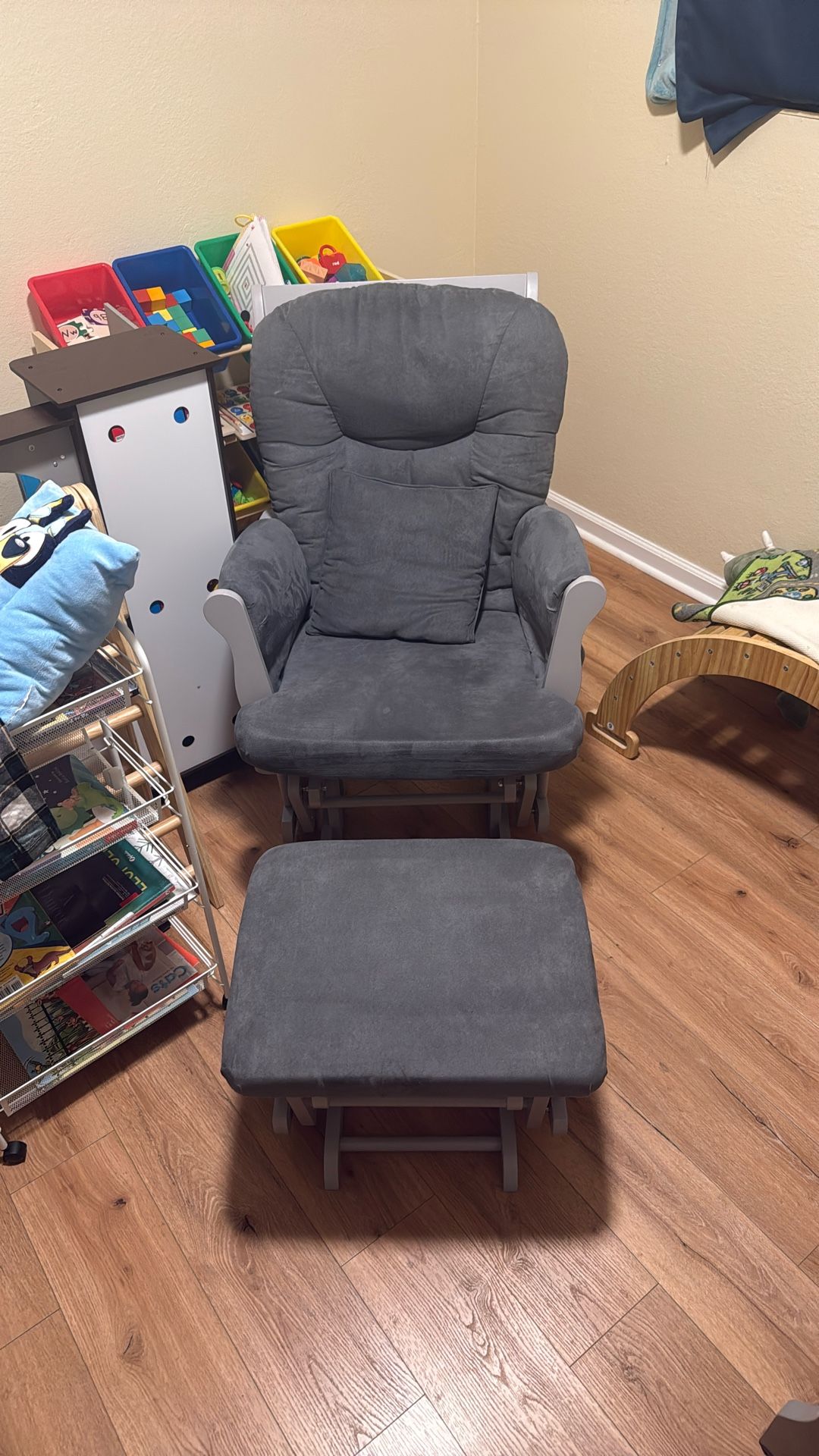 Rocking Chair With Ottoman 