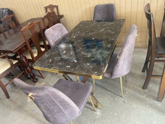 Dining table & 4 chairs