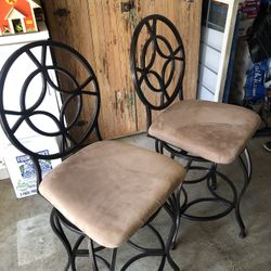 2 Barstools