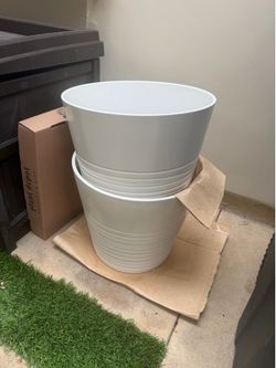 2 large ceramic planters