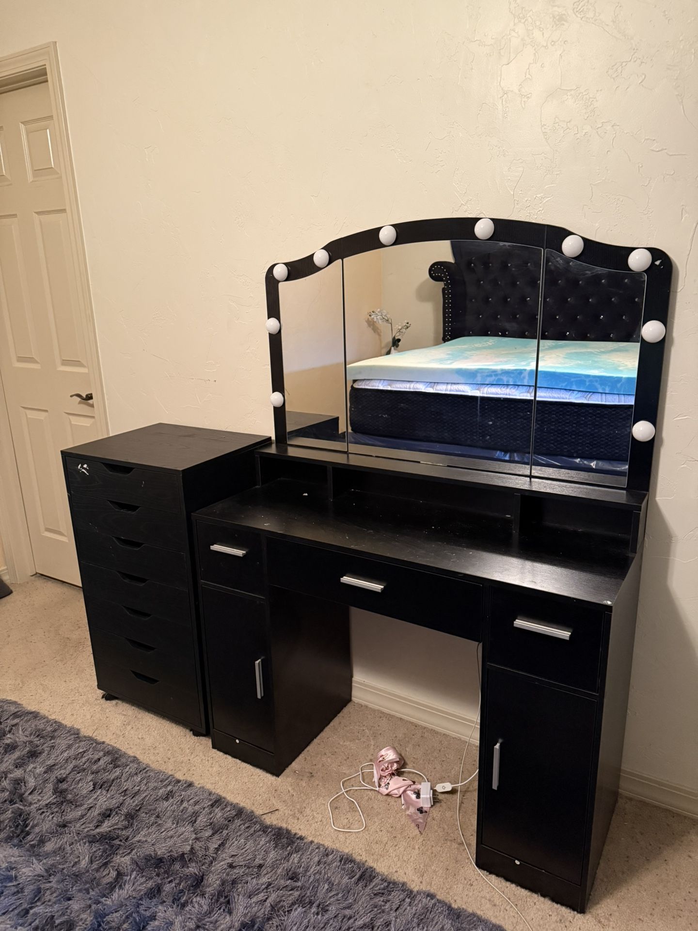 Large Black Vanity Table