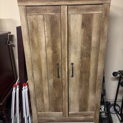 2 Cabinets Pickup For Free 