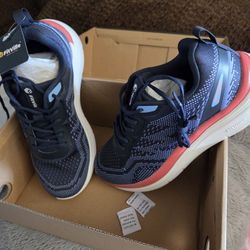 Tennis Shoes 
