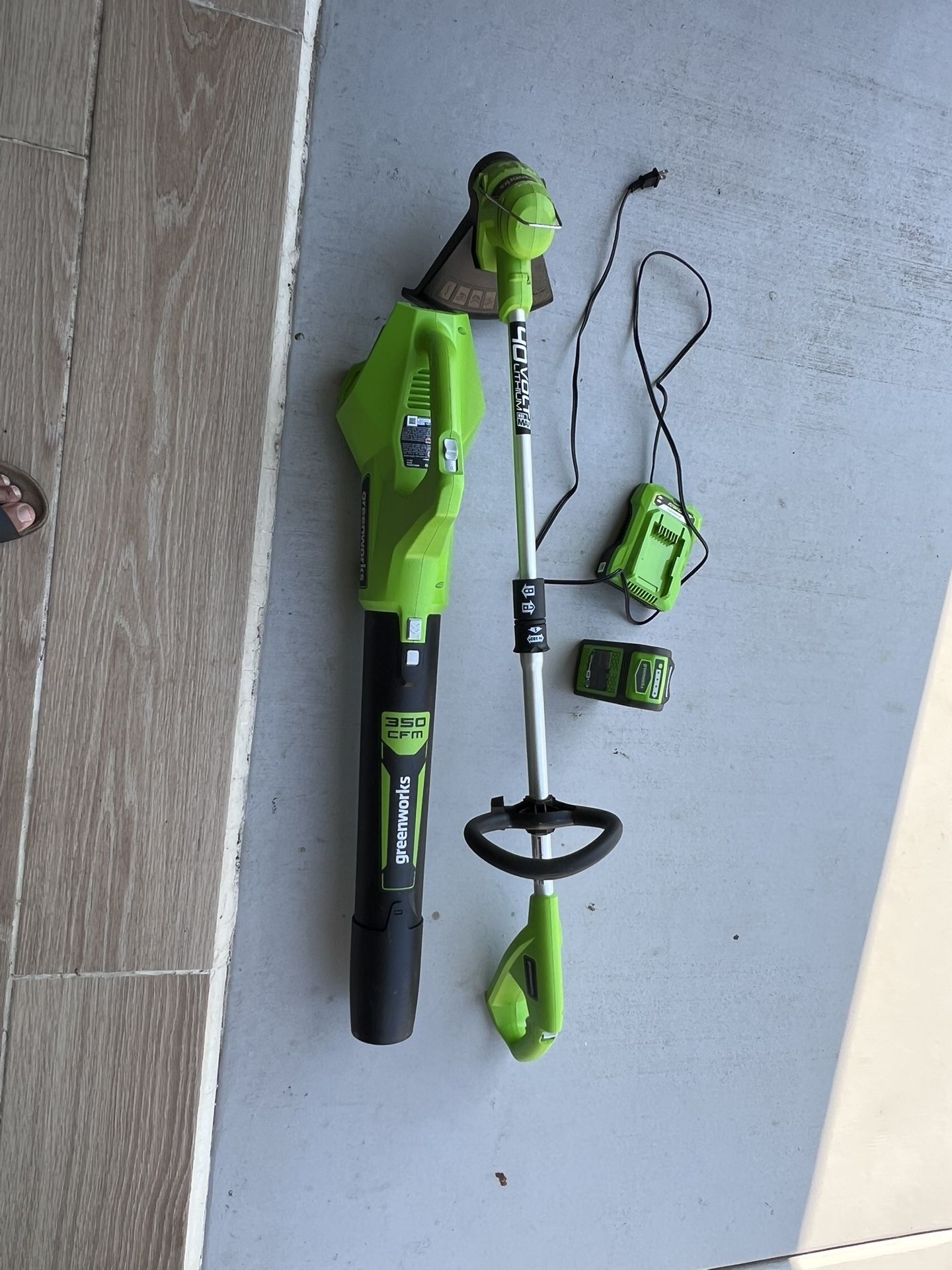 40v String Trimmer And Leaf Blower
