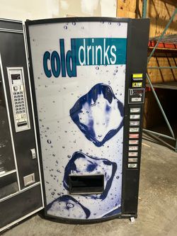 Vending machines snack machine and drinks machine