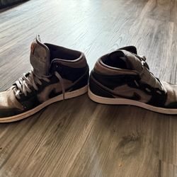 Nike air Jordan 1 miss “night stadium”