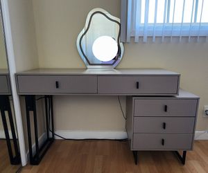 Vanity Desk With 3 Color Touch Screen Dimming Mirror