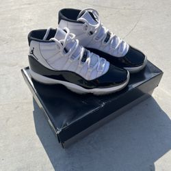 Air Jordan 11 Retro Size 9.5
