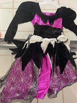 COSTUMES SIZE 5 6 7 &8