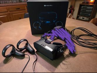Oculus Rift S PCVR Headset. Original box and all accessories.