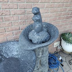 Otter Tiered Stone Fountain 