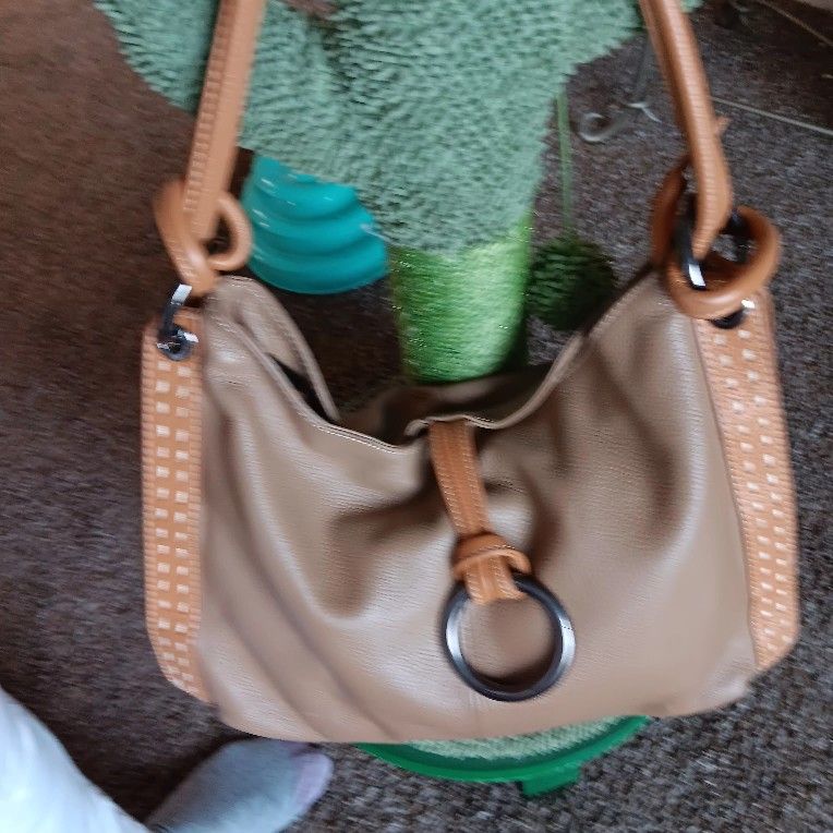 Vera Pelle Tan Leather Hobo Style Handbag