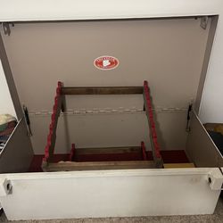 GUN SAFE  / TREADLOK SECURITY CHEST
