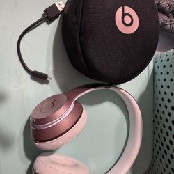 Beats Solo 4 In Rose Gold