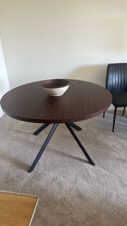 Dining Table/4 Chairs