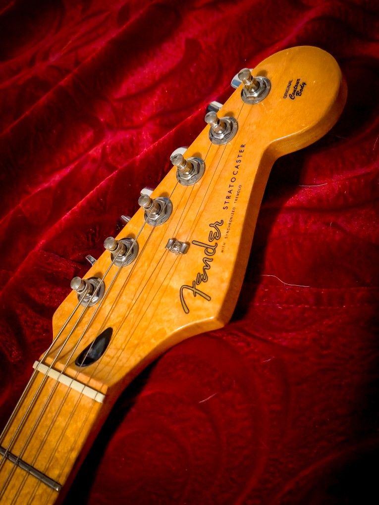 Fender Special Edition Standard Stratocaster HSS Maple Fingerboard Black Electric Guitar