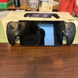 PlayStation Portal (Remote player) & PS Earbuds (PULSE Explore)