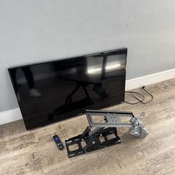 38” ROKU TV with Mount